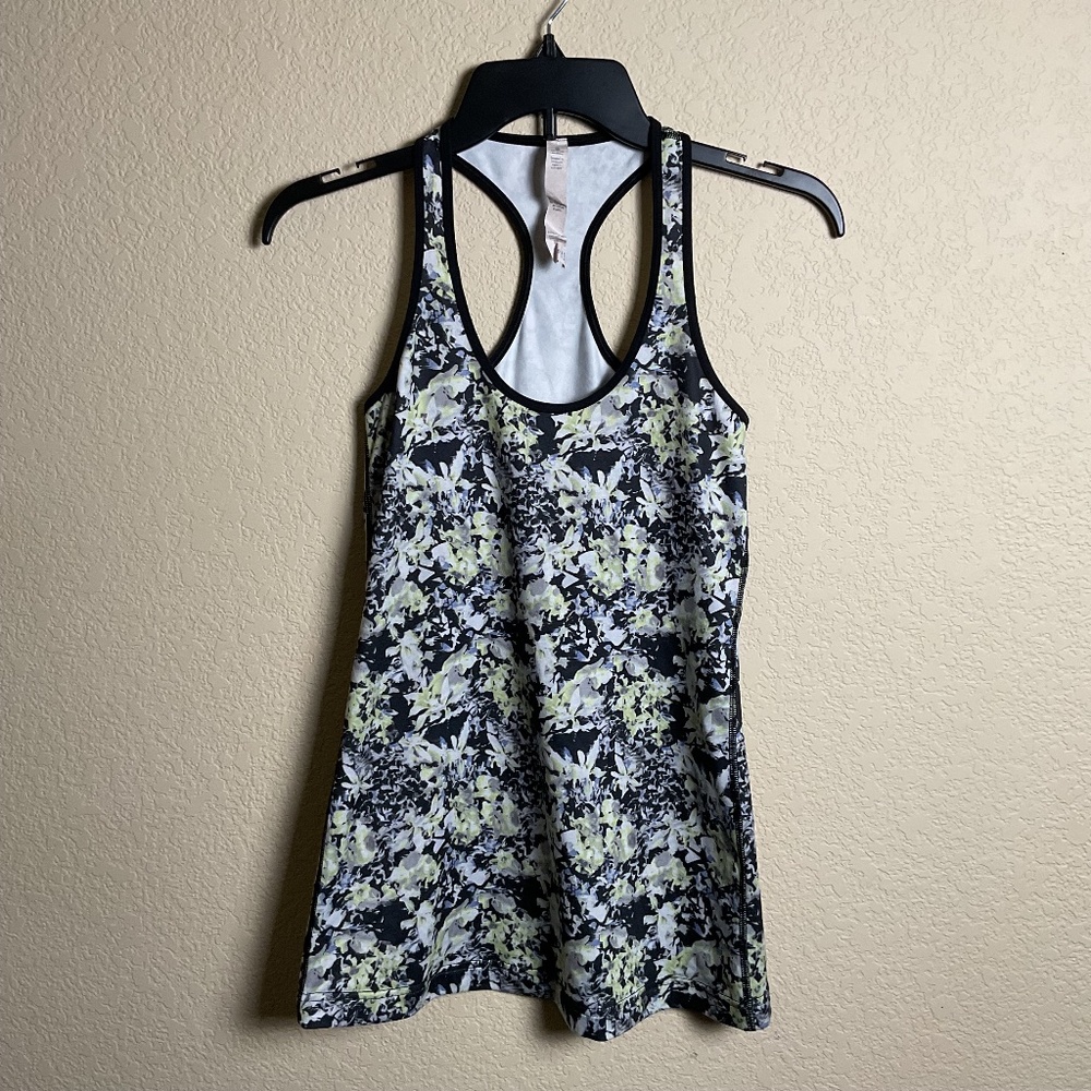 Lululemon Womens 6 Floral Athletic Racerback Tank Top Yoga Running‎ Workout